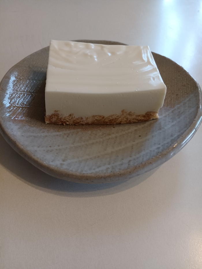 混ぜて焼くだけ♪「ギリシャヨーグルト」で作るさわやかケーキフーディストノート