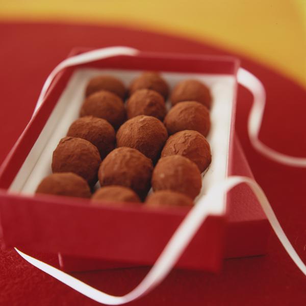 生チョコレートをとじこめた贅沢な大粒トリュフチョコレート“生チョコトリュフ”2品を11月15日 火 に新発売！ニュース一覧ブルボン