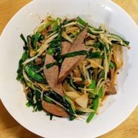 簡単晩ごはん﻿甘辛がたまらない！レバニラ炒め ﻿ レシピ付きです❤️﻿ ﻿ ✓貧血防止、スタミナUP﻿ ﻿ ✓こってりしたの食べたかった﻿ ﻿✓ニラ、もやし安かった節約﻿ ﻿ ✓揚げるなんてやらないよ😍﻿ 臭みとりも牛乳使わないよ