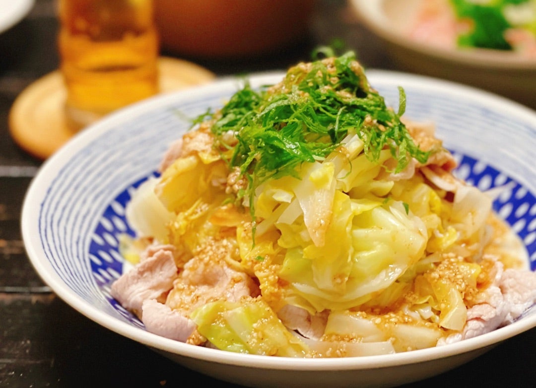 ポン酢でさっぱり！ 豚肉と春キャベツのバターポン酢蒸し