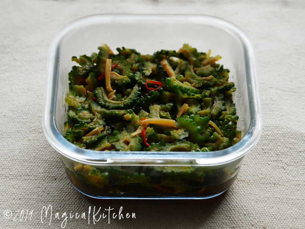 簡単で美味しい！ゴーヤの甘酢漬けレシピ新生姜と合わせて苦味を抑える方法