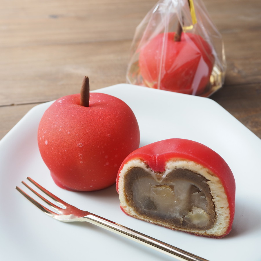 黒蜜でいただくシンプルな豆かん