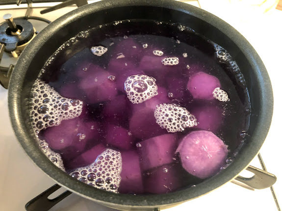 紫芋を使うおすすめレシピ14選。色鮮やかで映え間違いなし！ - macaroni