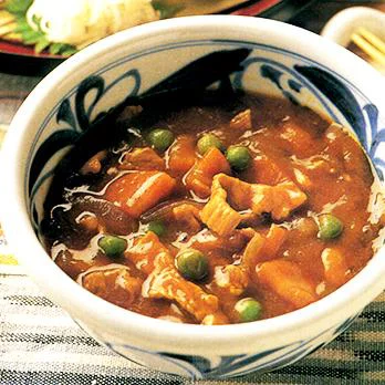 電子レンジで作る 鶏むね肉となすのカレーつけうどん