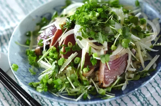 お家で作れる 「新タマネギとカツオのたたきのっけオクラソース」の作り方 Yukari Ishida- クスパ