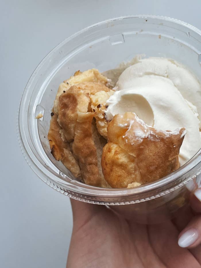 カップｄｅフレンチトースト メープル仕立て セブンイレブン 美味しいカップスイーツです!!いぬきちのコンビニ飯