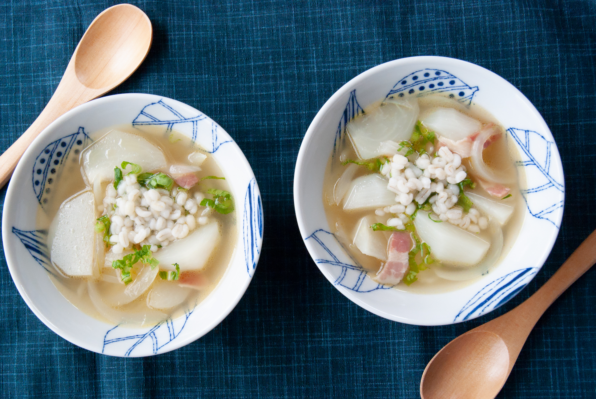 野菜たっぷりコンソメスープ