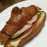 コストコの“ミニクロワッサン“で＼デリ風 サンド弁当 もちろん『１００均お弁当箱』で簡単高見え♪今日、何作った？オレンジページnet