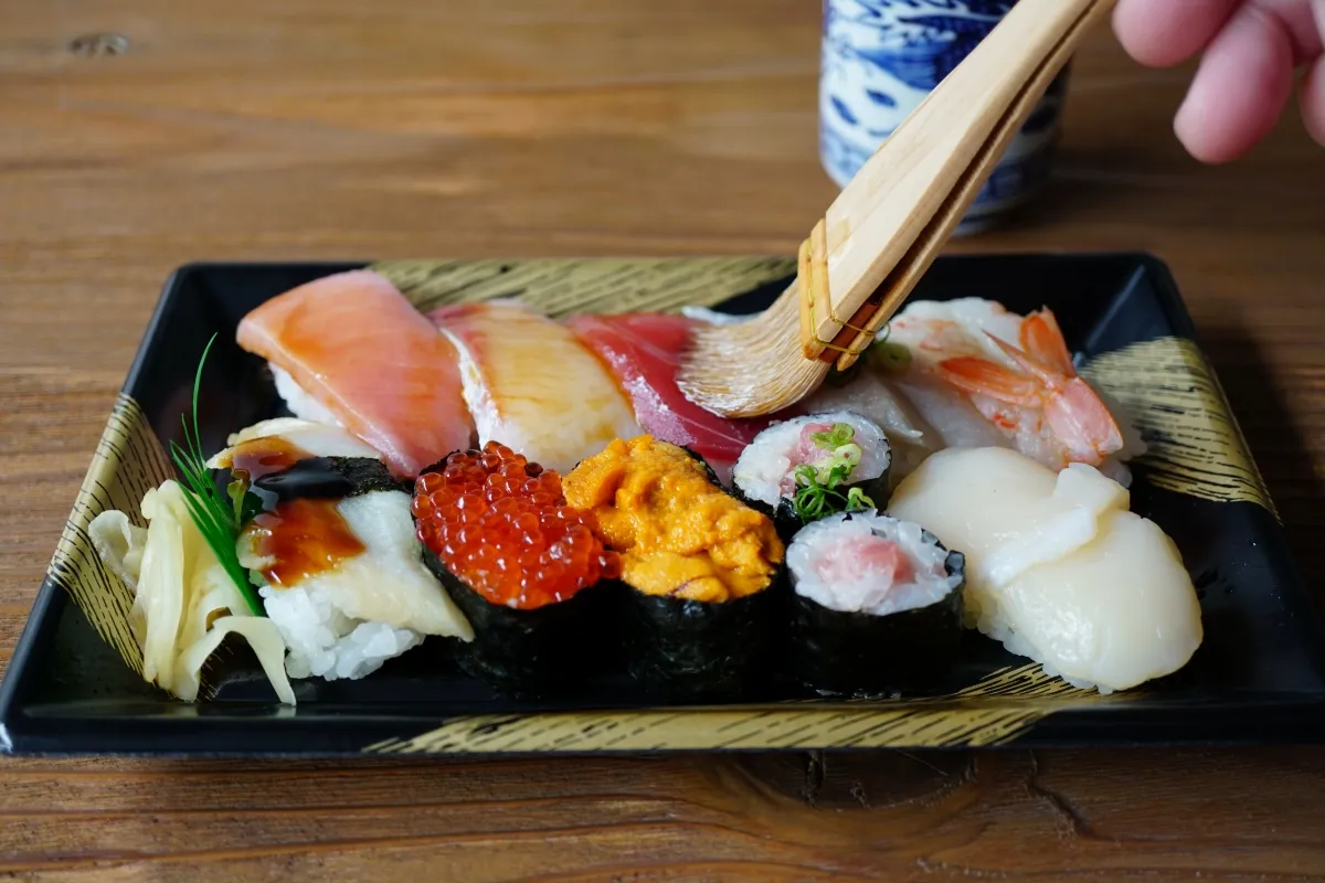 すぐに作れる！ 富山のます寿司屋さん直伝レシピで作る「煮切り醤油」が簡単ウマイッ☆ 家で食べるお刺身がグレードアップするよぉ〜！Pouch ポーチ