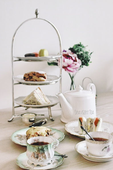 和室でパーティー♪「おうちアフタヌーンティー」のすすめホームパーティー 推進委員会