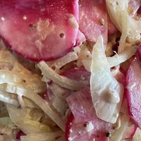 白菜と生ハムと赤かぶのサラダ