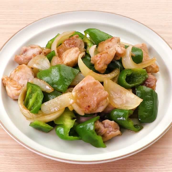 ごはんがすすむ♪鶏肉とピーマンの甘酢炒め