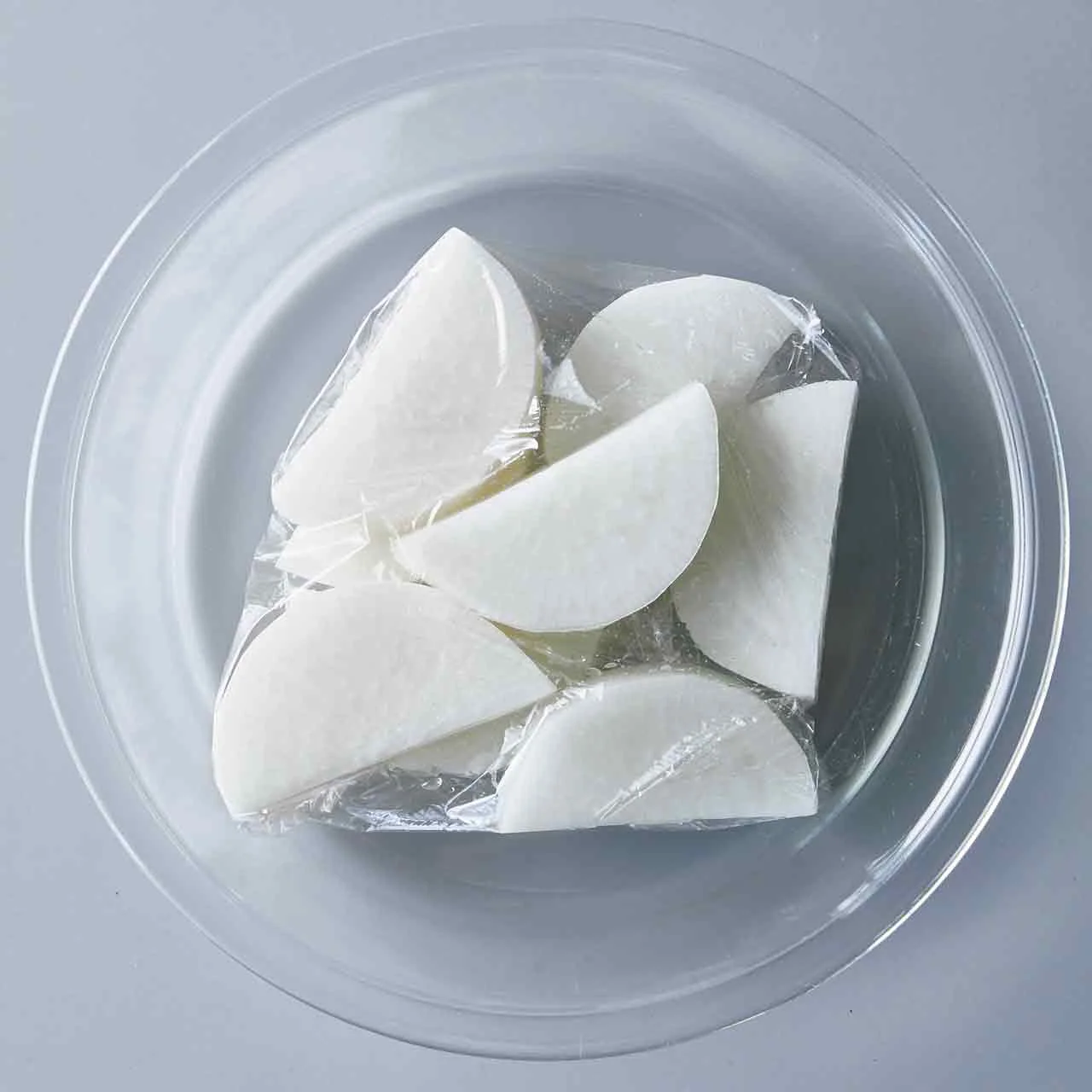 レンジで簡単！おでんの大根の下ごしらえ