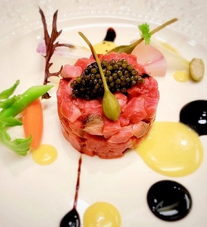 牛イチボ肉のグリル レモン風味の赤ワインソースフランス料理 フレンチ レシピ、イタリアンレシピ 赤ワイン煮込みなど家庭でできるレシピ