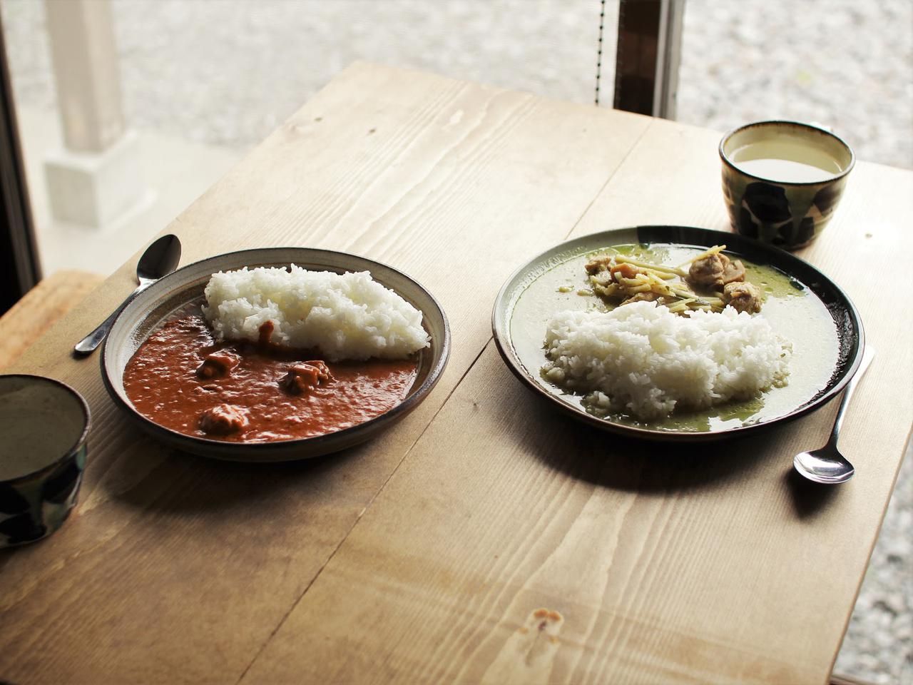 キャンプ飯の定番！レトルトカレーのアレンジレシピ7選 – キャンプクエスト