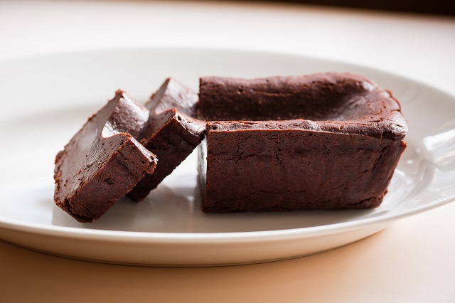 材料4つ 本格♥超濃厚しっとり!!悶絶の生ガトーショコラ