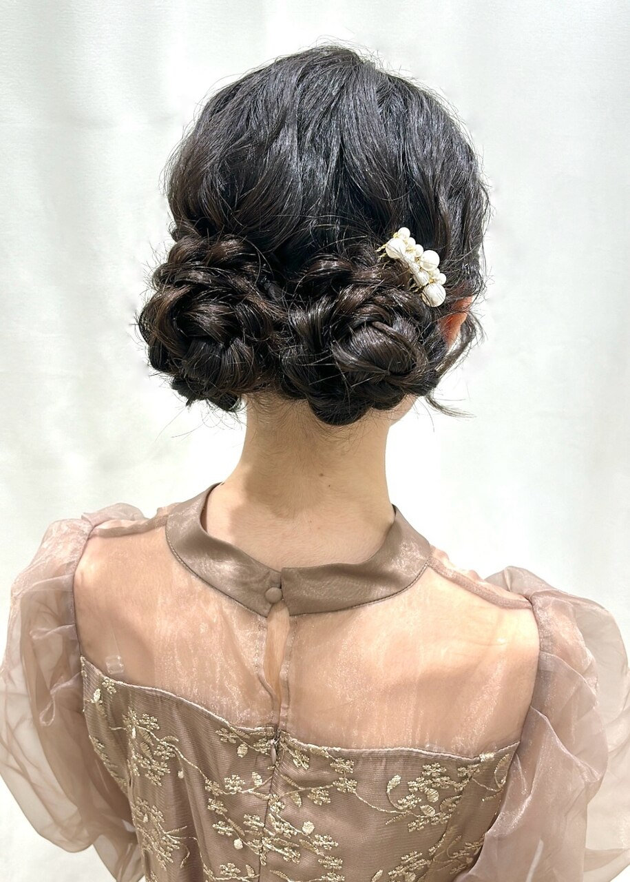 お団子ヘアアレンジまとめ基本のポイント、ルーズに作るコツ、人気のツインお団子も - モデルプレス