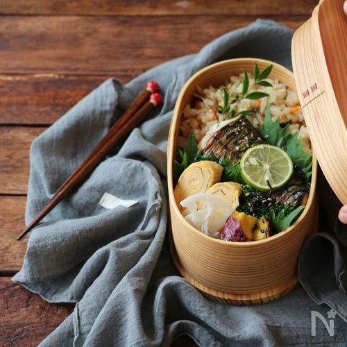 曲げわっぱ お弁当箱 日本国内仕上げ 小判 うるし塗 650ml◇褒められ弁当に大変身！お手入れも簡単でおすすめ -漆器とキッチン祭りのええもん - プレゼント＆ギフトのギフトモール