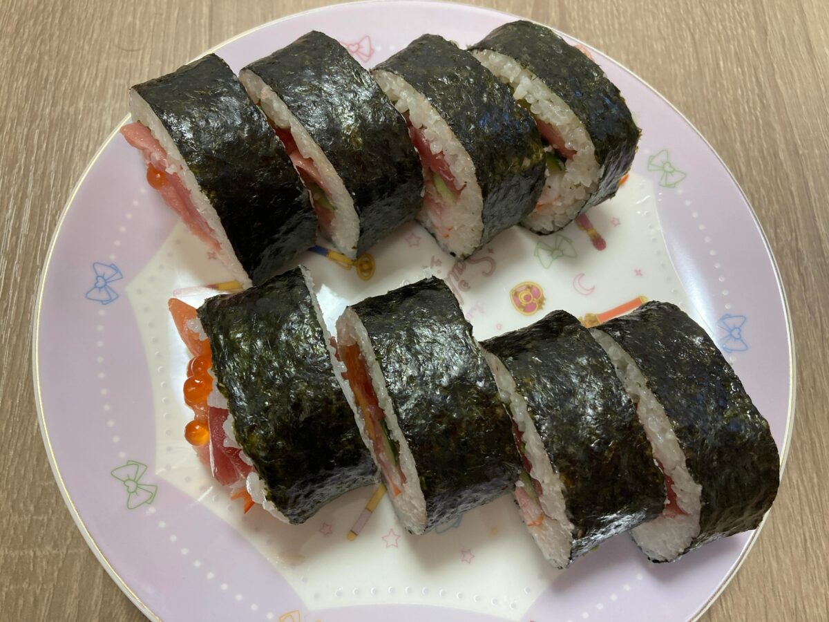 2025年ロピアの恵方巻 今すぐ買えるぎゅうぎゅう肉の恵方巻も！予約なしで当日も買える♪ - トクバイニュース