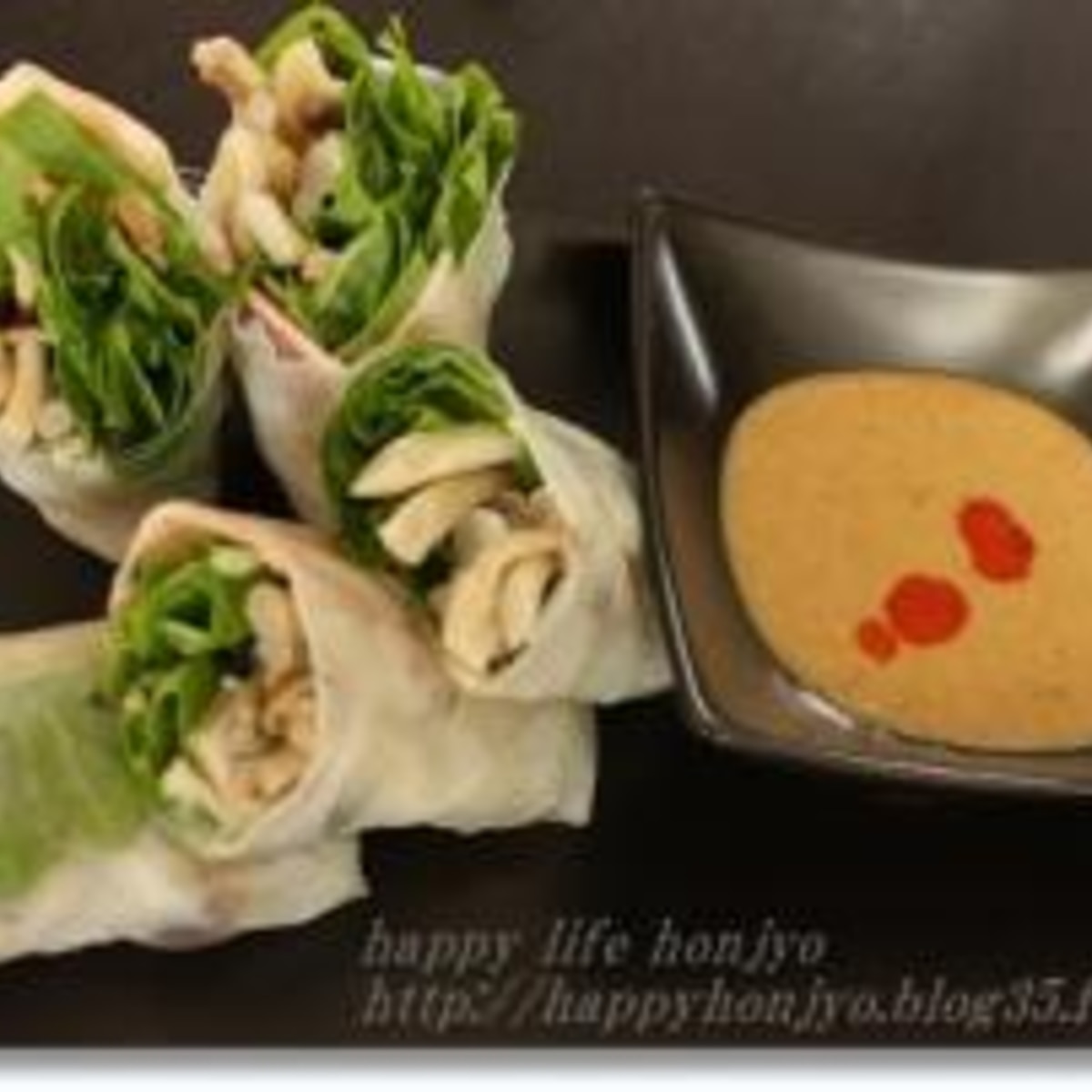 家飲みの定番＊れんこんとルッコラの春巻きピザ