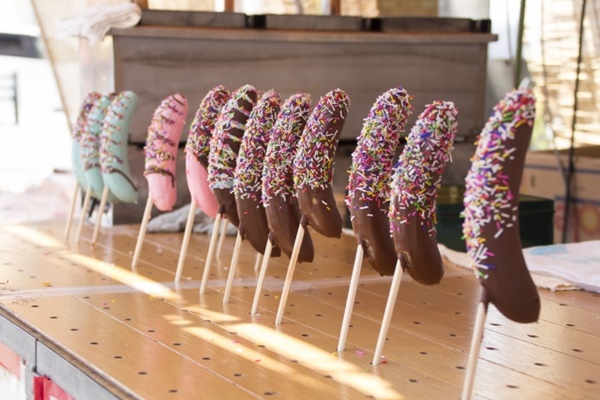 お祭り 屋台 チョコバナナの写真素材116052247- PIXTA