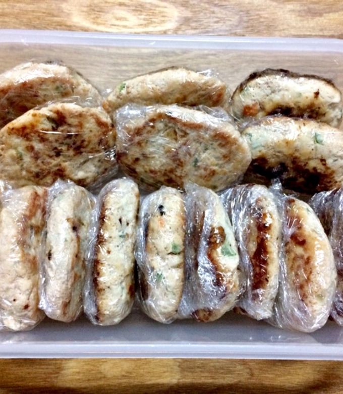 ふんわりジューシーに！豆腐ハンバーグの基本レシピと冷凍保存テク。簡単ソースレシピも！季節の食材のHOW TOアマノフーズ公式ブランドサイト