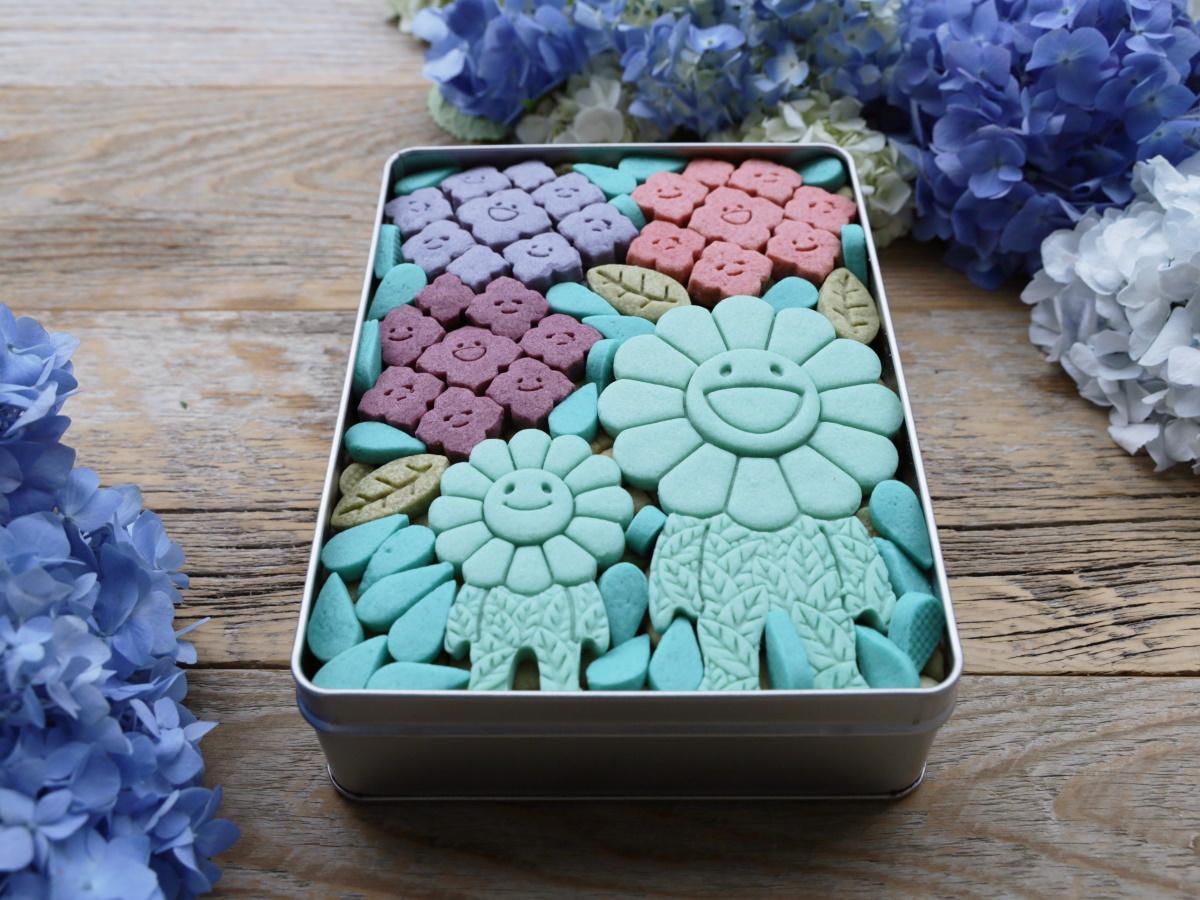 Loopleお花のクッキー缶 ふるさと納税 人気 スイーツ クッキー お花 手作り 幸せ 笑顔 クッキー缶 宝石箱 ギフト プレゼント BAKECAFE LOOPLE 京都府 福知山市 - 京都府福知山市ふるさとチョイス - ふるさと納税サイト