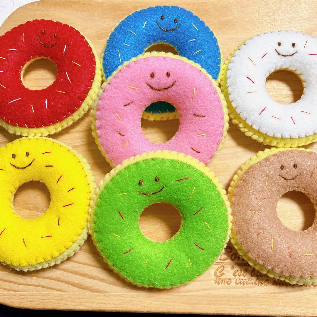 型紙あり フェルトでおままごと『ドーナツ』を作ってみた - 照り焼きチキンのちまちま手作りブログ