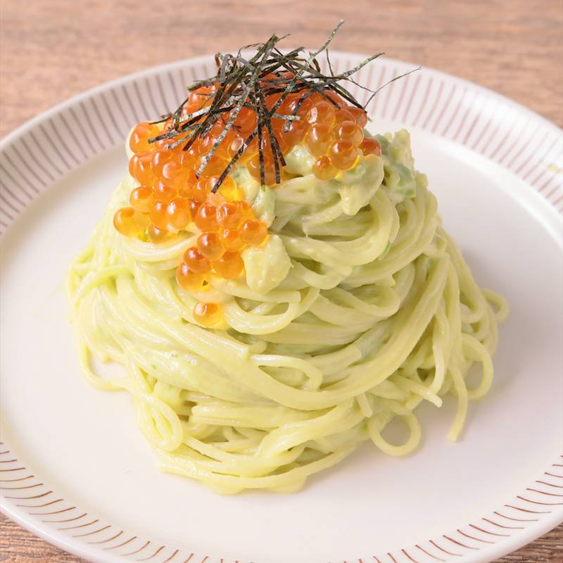 アボカドと塩昆布の濃厚クリーミーパスタ
