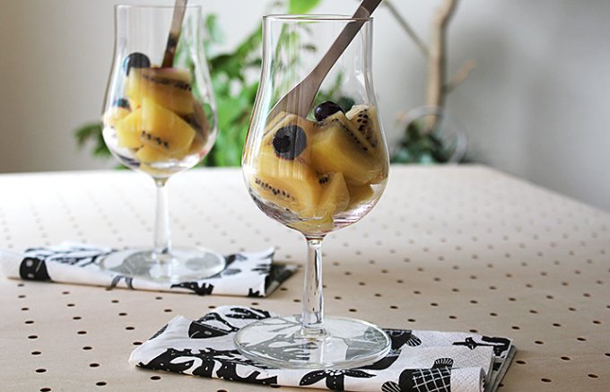 華やかデザイン ヨーロッパ製小ぶりデザートワイングラス