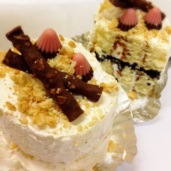 市販のシフォンケーキ 88円 で作るデコレーションケーキ - Yuki's Small Kitchen