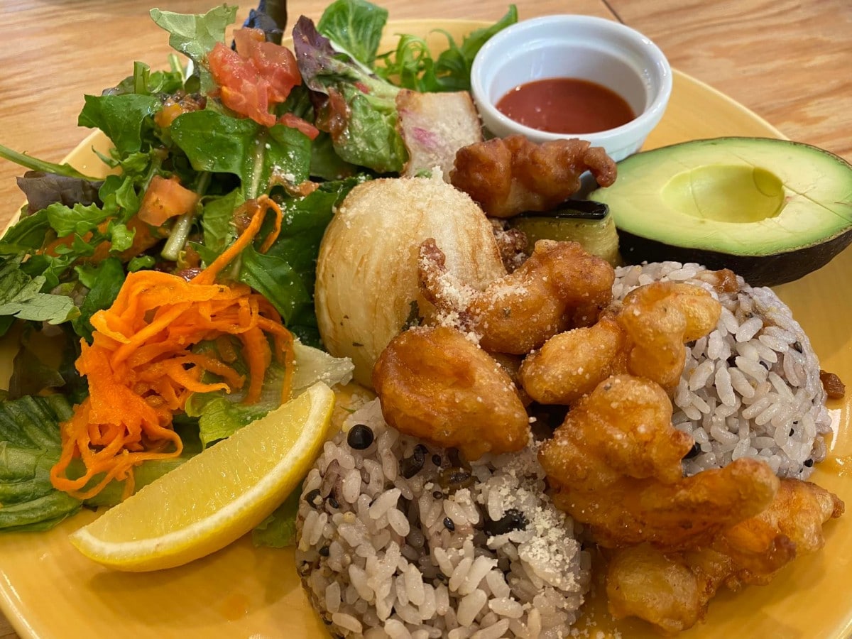 ガーリックシュリンプに合うサラダ献立＆野菜の副菜、付け合わせ ガーリックシュリンプのワンプレート定番レシピ「野菜を中心に副菜、付け合わせを！」BIJOHビジョー