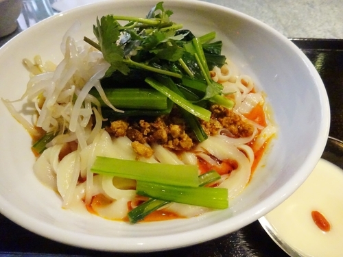 冷凍「新中華街 汁なし担々刀削麺」発売 マルハニチロ- 日本食糧新聞・電子版