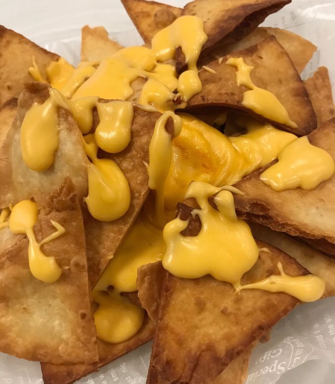 ワカモレとトマトソースのナチョス – レイザル新聞