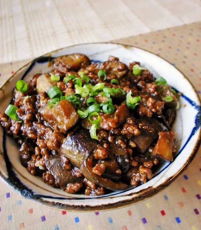 ご飯に乗せたい 豚ひき肉と茄子ピーマンのスタミナ味噌炒め