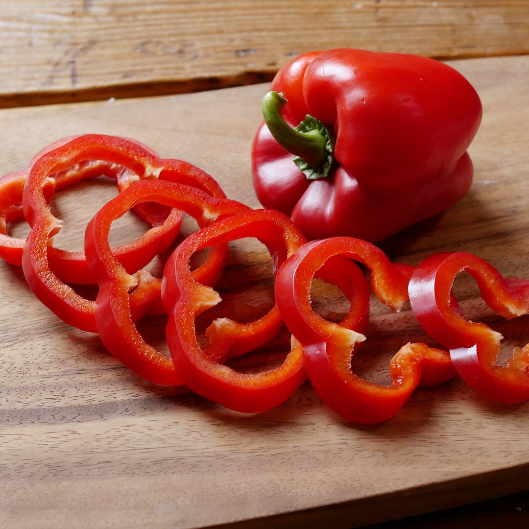 料理に彩りを！赤い野菜を一覧でレシピとともにご紹介デリッシュキッチン