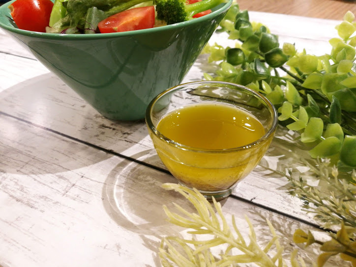 マジックソルトとオリーブオイルのドレッシング