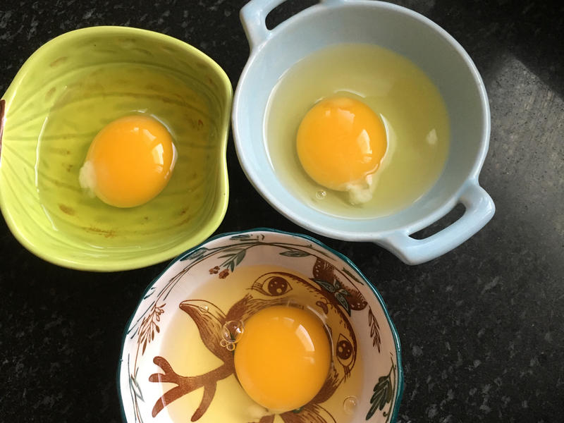 煮荷包蛋不散花有诀窍，锅中加几滴它，煮的蛋完整又滑嫩_哔哩哔哩_bilibili