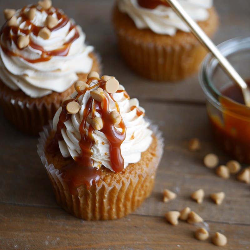 クリームたっぷり♪ カップシフォンケーキ