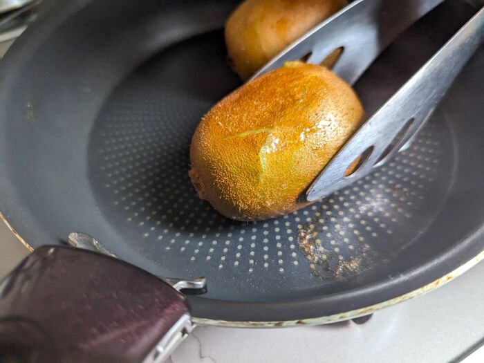 キウイの皮を剥くのが面倒→皮ごと食べられます！ 気になる毛の解決法も伝授、ゼスプリが明かすキウイの手軽な食べ方は？まいどなニュース