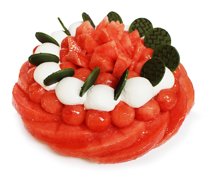 スイカ好きにはたまらない♪夏らしくて可愛いスイカのパフェ🍉˚✧ 広島・広島市T's cafe ゲートイン@tscafegatein ☑︎スイカのパフェ🍉 ◯すいか ◯岩塩のクッキー ◯生乳ソフトクリーム ◯スイカのグラニテ ◯パンナコッタ◯メロンゼリー 浮き輪