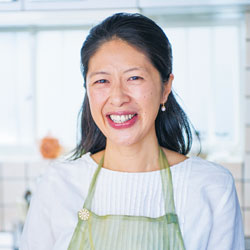 お正月に食べたい『フライパンで作る筑前煮』, ◾️料理の質問、感想などコメントしてもらえると嬉しいです☺️,材料 4人前, 鶏もも肉 300g, ニンジン1本, こんにゃく1枚, ゴボウ1本, レンコン1個, 絹さや 10個, 干し椎茸6個, 水600ml,