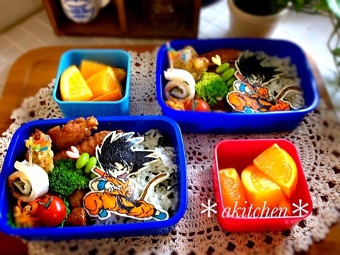 ハ ル⁡ ⁡ 肉だんご ちくわチーズ ほうれん草のごま和え ハム ウインナー たまご焼き ミニトマト ごはん キウイ🥝 ⁡前から言われてたエンダードラゴン🍙 今日は年少さんの参観！そのまま一緒に帰宅するので兄者弁当のみ！ ⁡Instagram