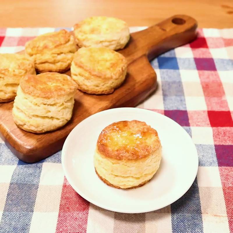 スコーン・ホットビスケット - YouTube