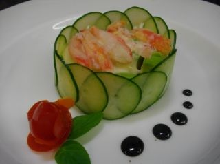 生ハムときゅうりのマリネ今回は、パパっと簡単に作れる ちょっとおしゃれな前菜です。 包丁を使わずにピーラーでスライスするので、お料理初心者の方でもOK！✨ お酒のおつまみにもバッチリですよ〜🍻 □□□□□□□□□□□□□□□ レシピはブログにアップした