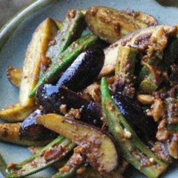 サンチュで巻いた焼肉