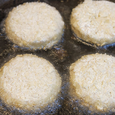 絶対失敗しない冷凍コロッケの揚げ方