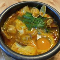 赤いスンドゥブチゲ