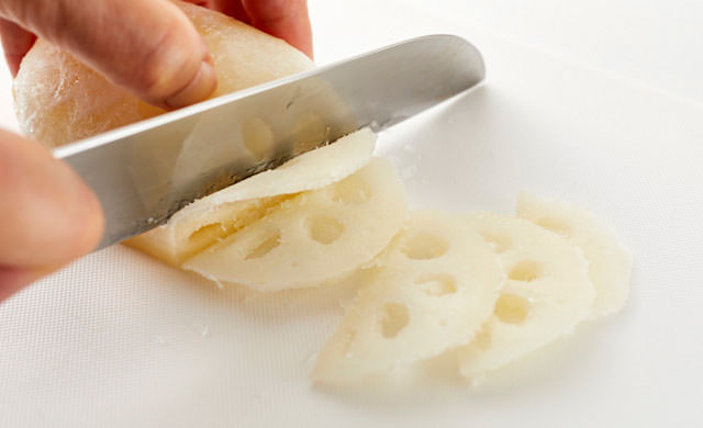 れんこんの保存方法 おいしく長持ち！ 常温・冷蔵・冷凍保存テク季節の食材のHOW TOアマノフーズ公式ブランドサイト