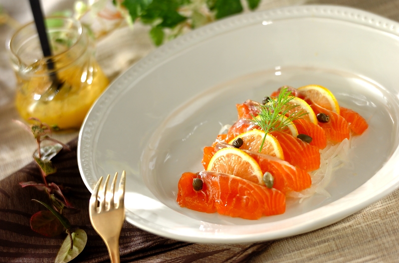 時間は掛かるが手間は無し～味は抜群！サーモンマリネ